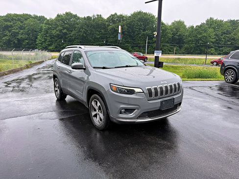 Used 2019 Jeep Cherokee Limited AWD/4WD image 3