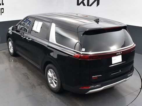 Certified 2024 Kia Carnival LX image 12