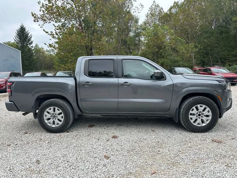 Used 2023 Nissan Frontier SV w/ SV Convenience Package image 3