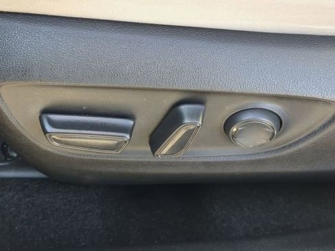 Used 2022 Toyota RAV4 XLE image 24