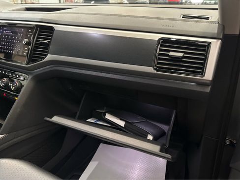 Used 2022 Volkswagen Atlas SEL R-Line AWD/4WD image 32