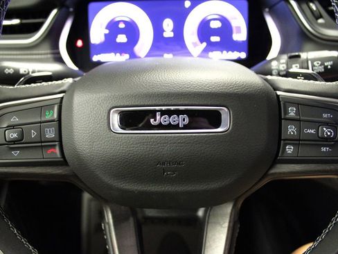 New 2025 Jeep Grand Cherokee Limited w/ Luxury Tech Group II image 12