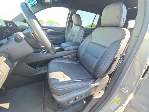 Used 2026 Chevrolet Traverse LT AWD/4WD image 28