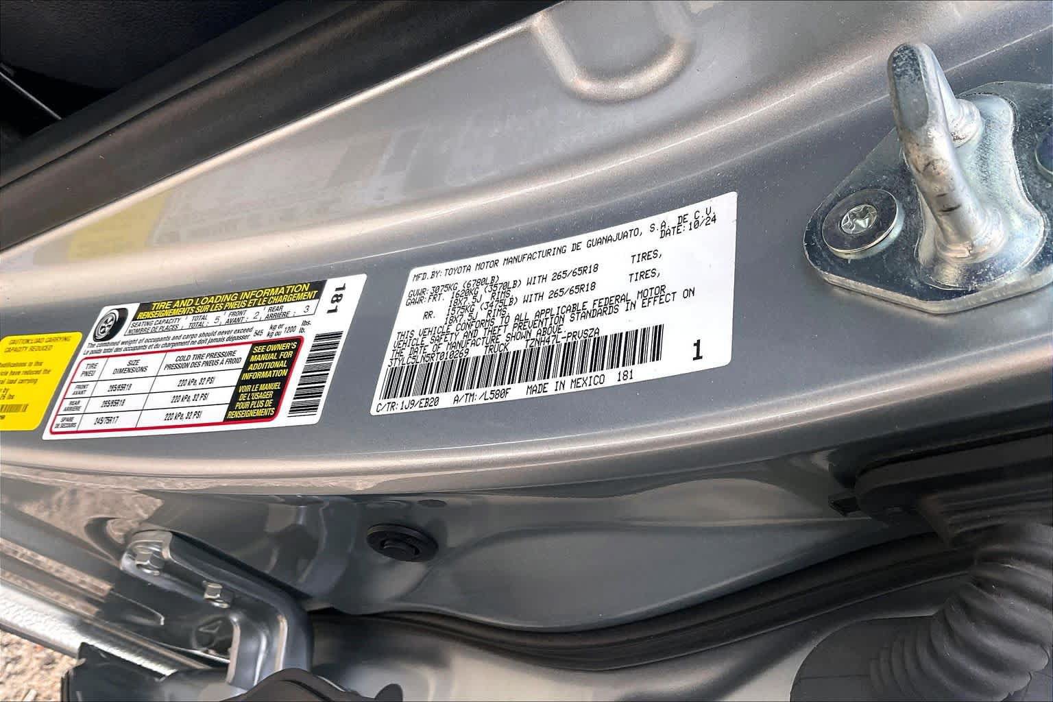 Used 2024 Toyota Tacoma Limited AWD/4WD image 33