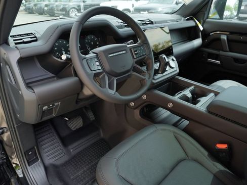 Used 2026 Land Rover Defender 110 X-Dynamic SE AWD/4WD image 12