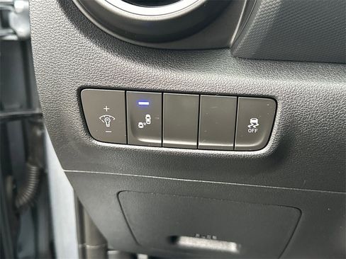 Used 2018 Hyundai Kona SEL image 19