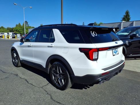 Certified 2025 Ford Explorer ST image 8