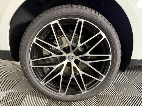 New 2025 Porsche Macan S image 13