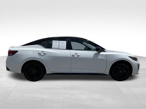 Used 2025 Nissan Sentra SV FWD image 30