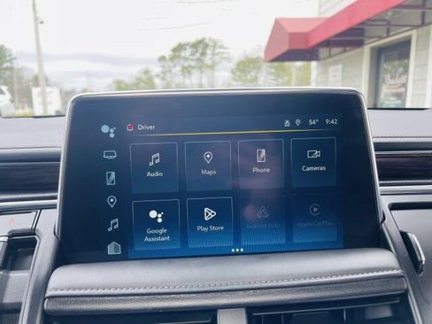 Used 2024 Chevrolet Tahoe Z71 w/ Luxury Package image 32