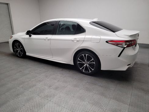 Used 2020 Toyota Camry SE w/ Convenience Package image 3