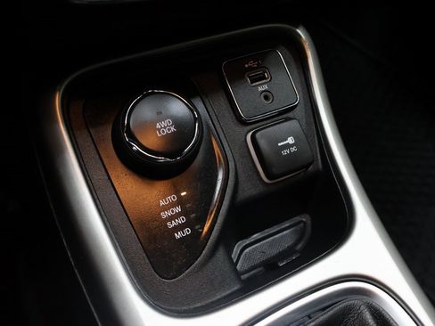 Used 2018 Jeep Compass Latitude w/ Popular Equipment Group image 25