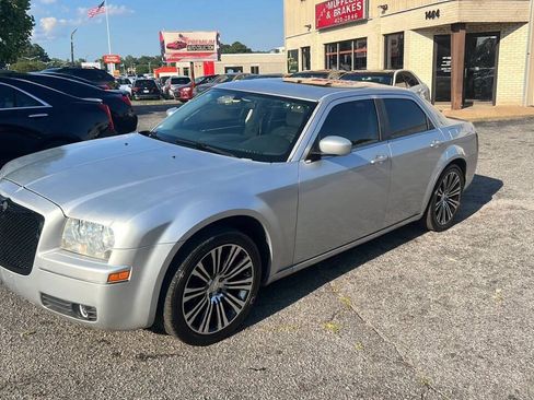 Used 2006 Chrysler 300 Touring w/ Sound Group RWD image 9