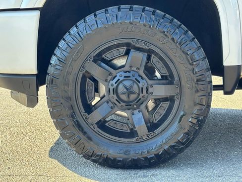 Used 2022 GMC Sierra 2500 Denali w/ Denali Ultimate Package image 12