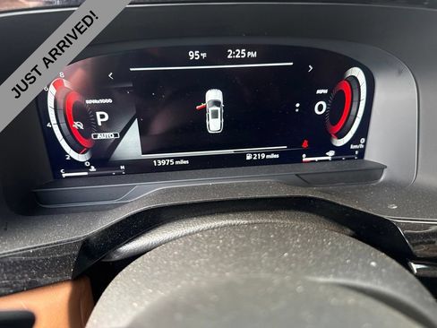Certified 2025 Nissan Pathfinder Platinum AWD/4WD image 9