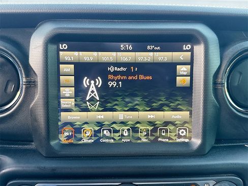 Used 2021 Jeep Gladiator Overland image 16