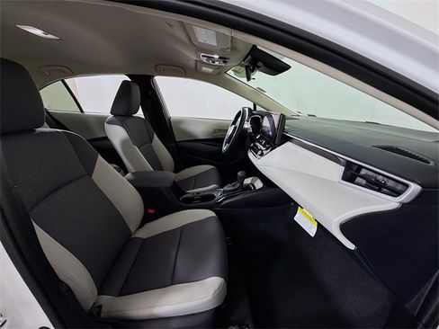 Certified 2025 Toyota Corolla LE image 25