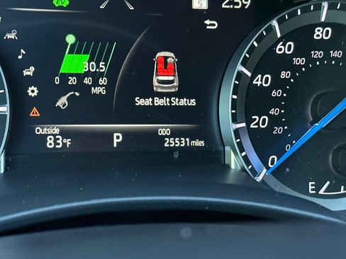 Used 2022 Toyota Highlander XLE AWD/4WD image 30