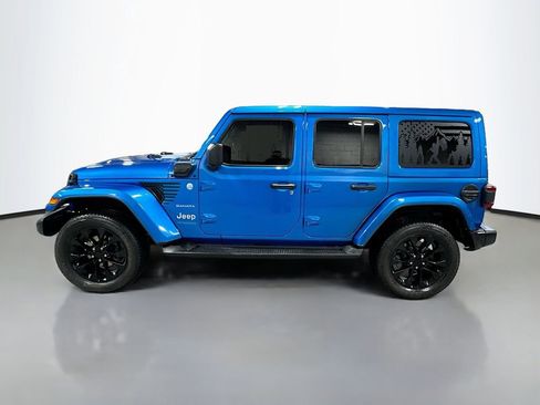 Used 2022 Jeep Wrangler Unlimited Sahara AWD/4WD image 10