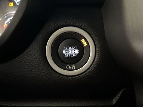 Used 2023 RAM 1500 Laramie AWD/4WD image 16