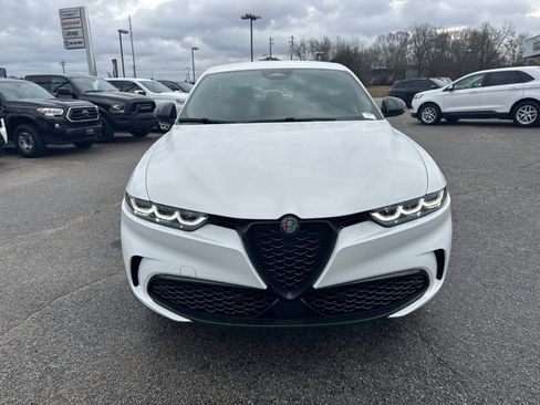 Used 2025 Alfa Romeo Tonale image 2