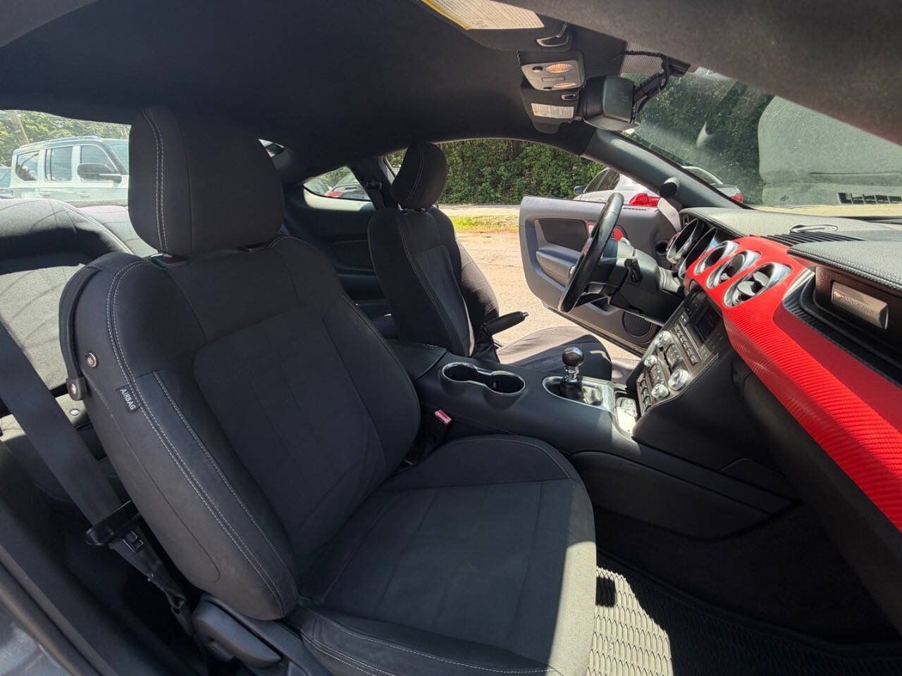 Used 2018 Ford Mustang Coupe RWD image 16