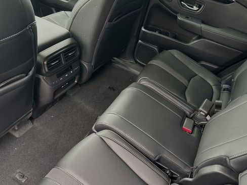 New 2025 Honda Pilot Touring image 13