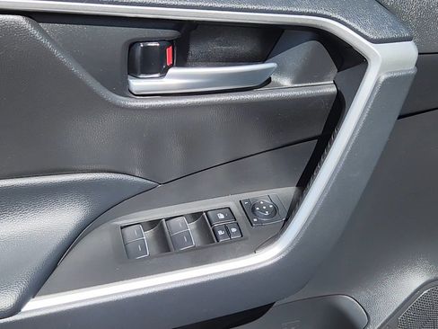 Used 2023 Toyota RAV4 XLE AWD/4WD image 7