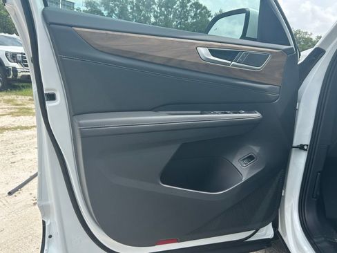 New 2026 Volkswagen Atlas SE FWD image 48