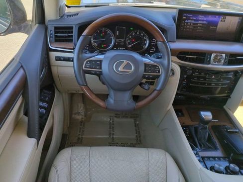 Used 2019 Lexus LX 570 4WD image 15