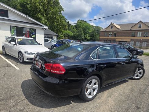 Used 2013 Volkswagen Passat 2.5 SE FWD image 9