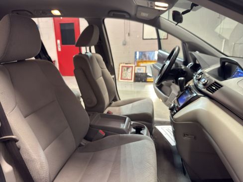Used 2017 Honda Odyssey SE image 21