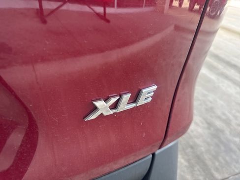 Used 2025 Toyota RAV4 XLE w/ Convenience Package image 14