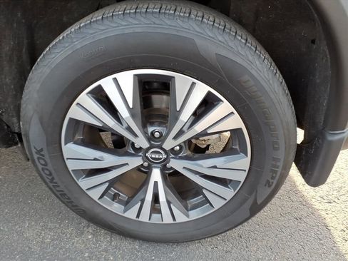 Used 2023 Nissan Rogue SV image 26