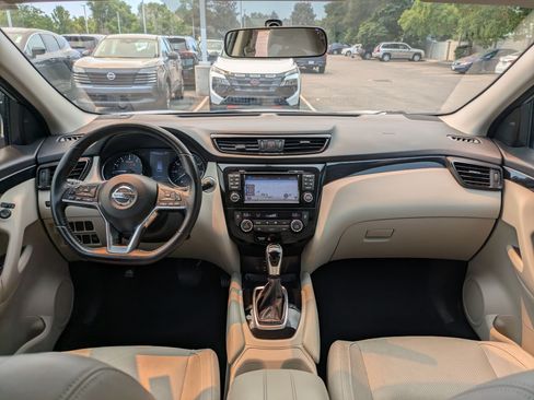 Used 2018 Nissan Rogue Sport SL AWD/4WD image 29