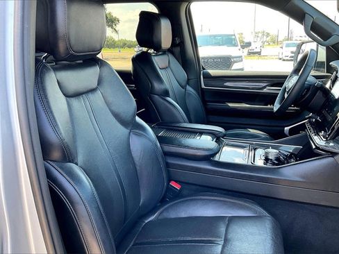 Used 2022 Jeep Wagoneer Series II image 30