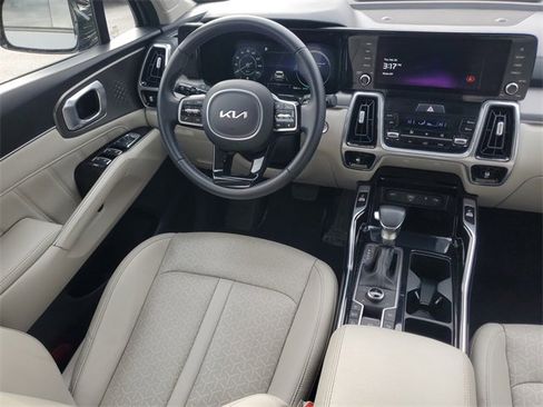 Certified 2023 Kia Sorento SX image 15