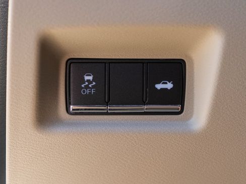 Used 2015 INFINITI Q50 Premium w/ Navigation Package AWD/4WD image 29