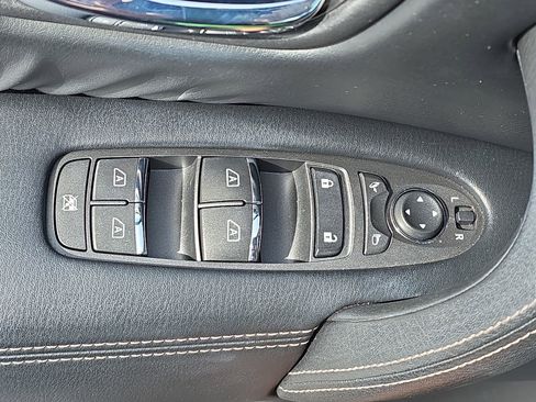 Used 2021 Nissan Armada Platinum w/ Captain's Chairs Package image 27