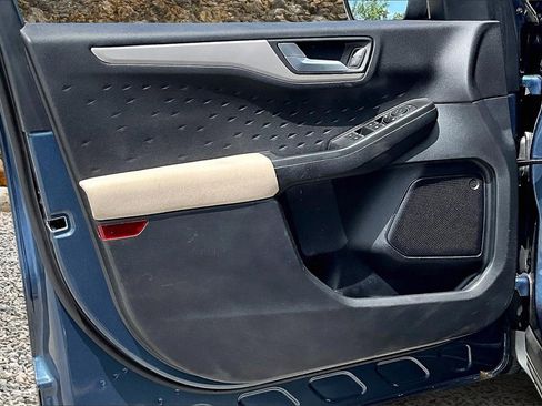 Used 2020 Ford Escape SE image 22