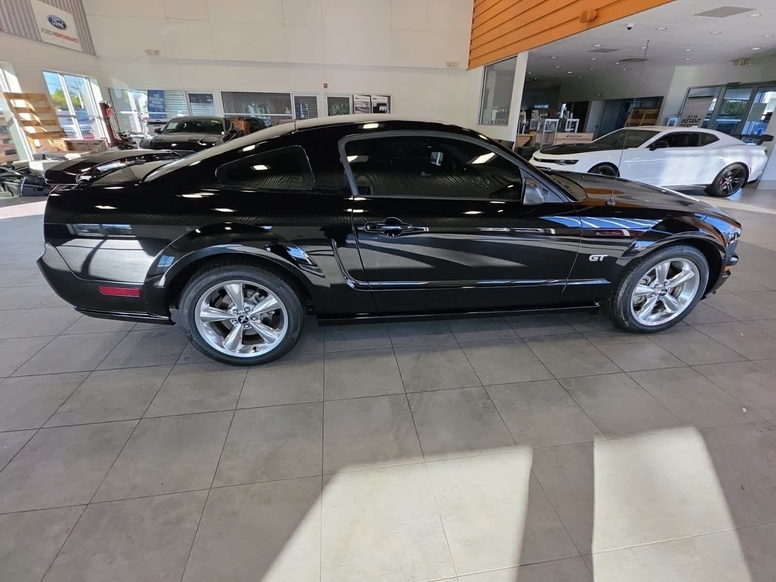 Used 2008 Ford Mustang GT RWD image 5