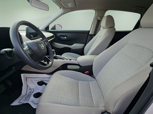 Used 2025 Honda HR-V LX image 6
