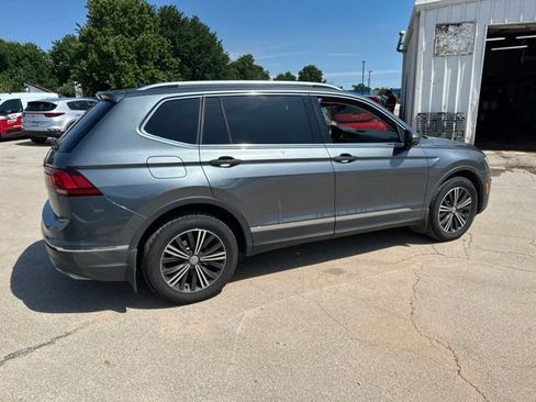 Used 2019 Volkswagen Tiguan SEL FWD image 16