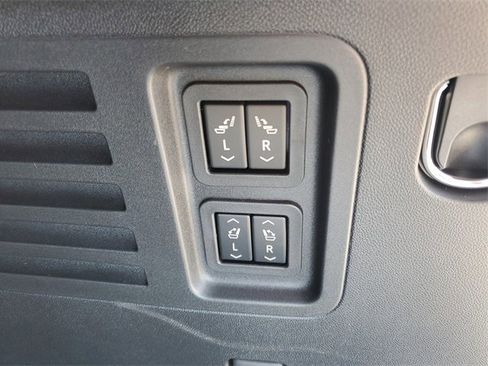 New 2025 Buick Enclave Sport Touring w/ Super Cruise Package image 31