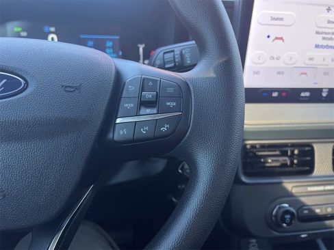 New 2025 Ford Maverick XL image 9