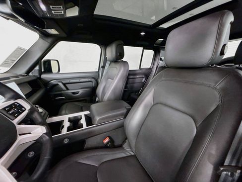 Used 2025 Land Rover Defender 110 X-Dynamic SE AWD/4WD image 3