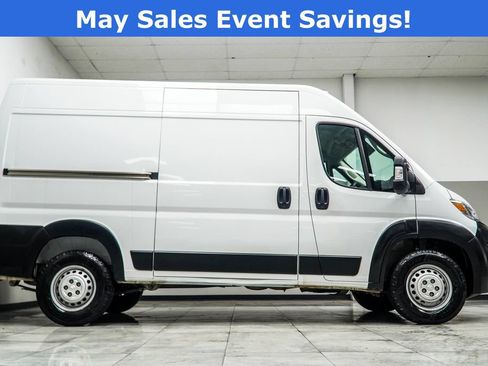 Used 2024 RAM ProMaster 2500 w/ Convenience Group FWD image 7