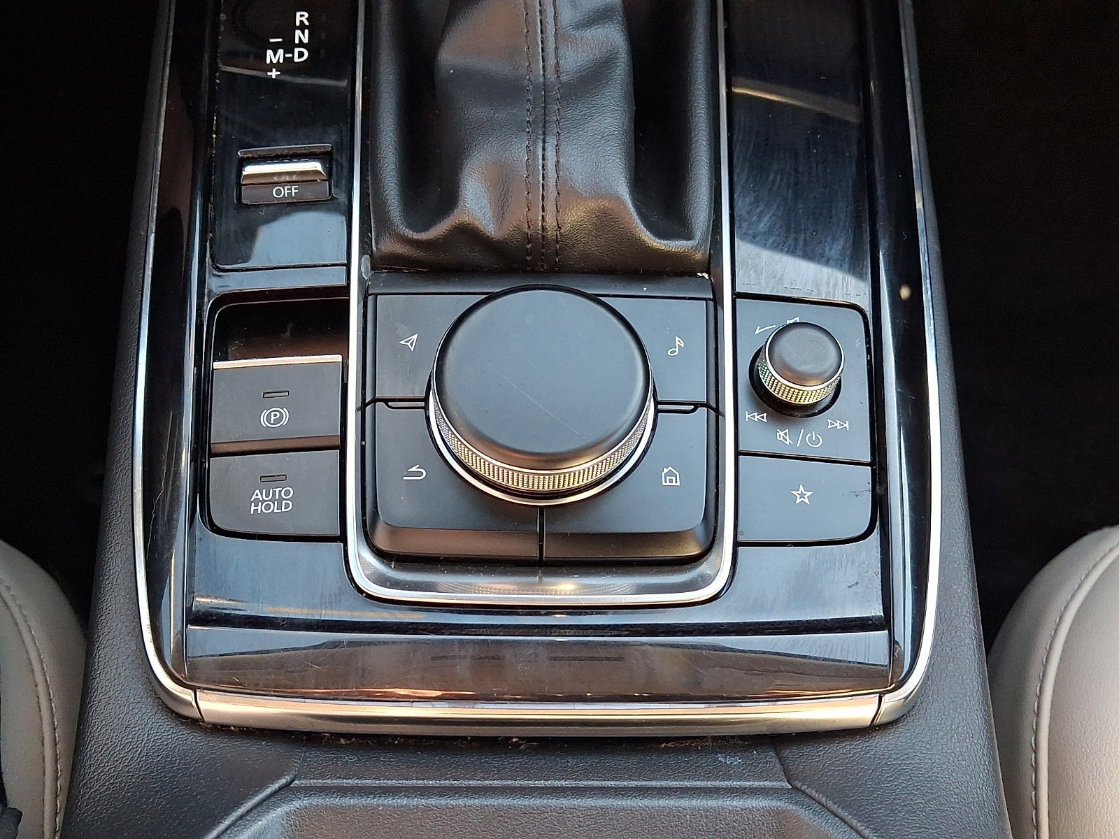 Used 2024 MAZDA CX-30 AWD 2.5 S w/ Preferred Package image 16