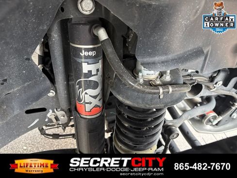 Used 2025 Jeep Gladiator Mojave w/ Convenience Group AWD/4WD image 10