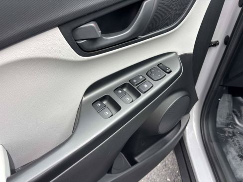 Used 2022 Hyundai Kona SE AWD/4WD image 17